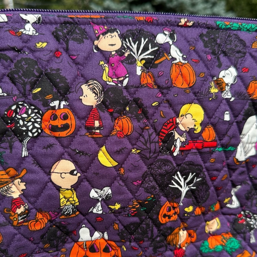 Vera Bradley Peanuts Halloween Large Hipster Crossbody NWT - Picture 8 of 9